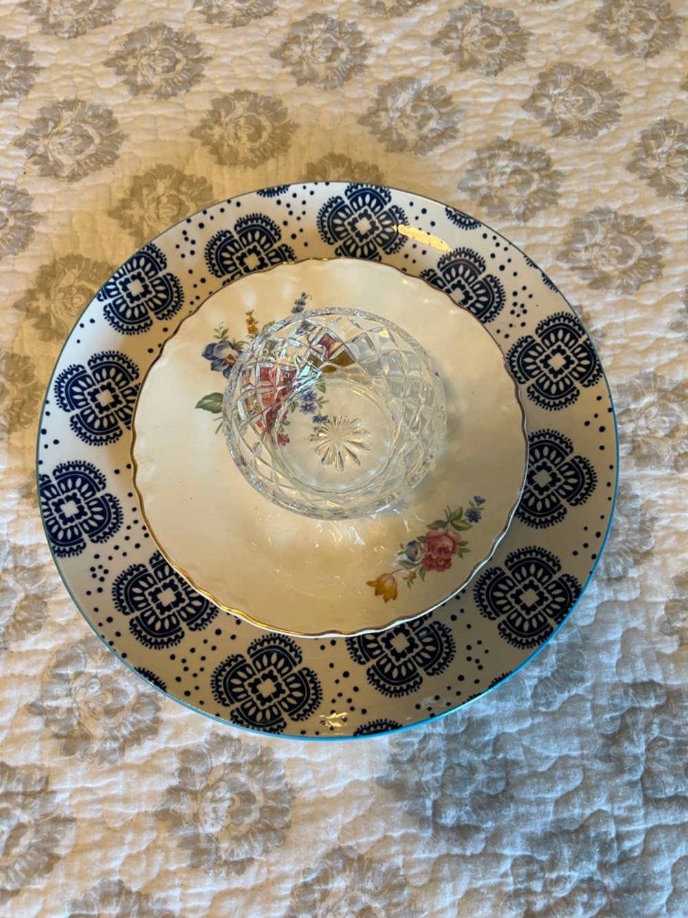 Glass Garden Plate Flower-Blue, White, Cream and pink